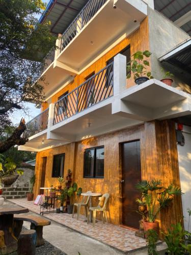 Lucap Bed & Breakfast | Alona's Traditional Filipino Home near 100 Islands Wharf