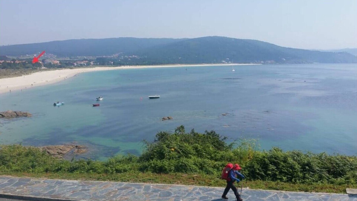 Fisterra Condo | Along Camino De Santiago first line of the beach.