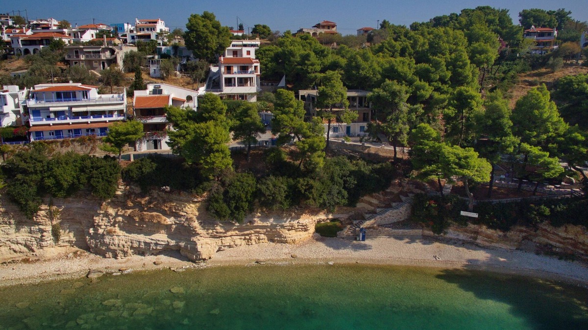 Votsi House | Alonissos: High standard seafront villa