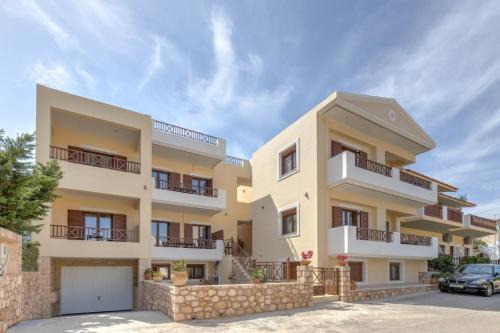 Archangelos Apartment | Aloustina Apartments