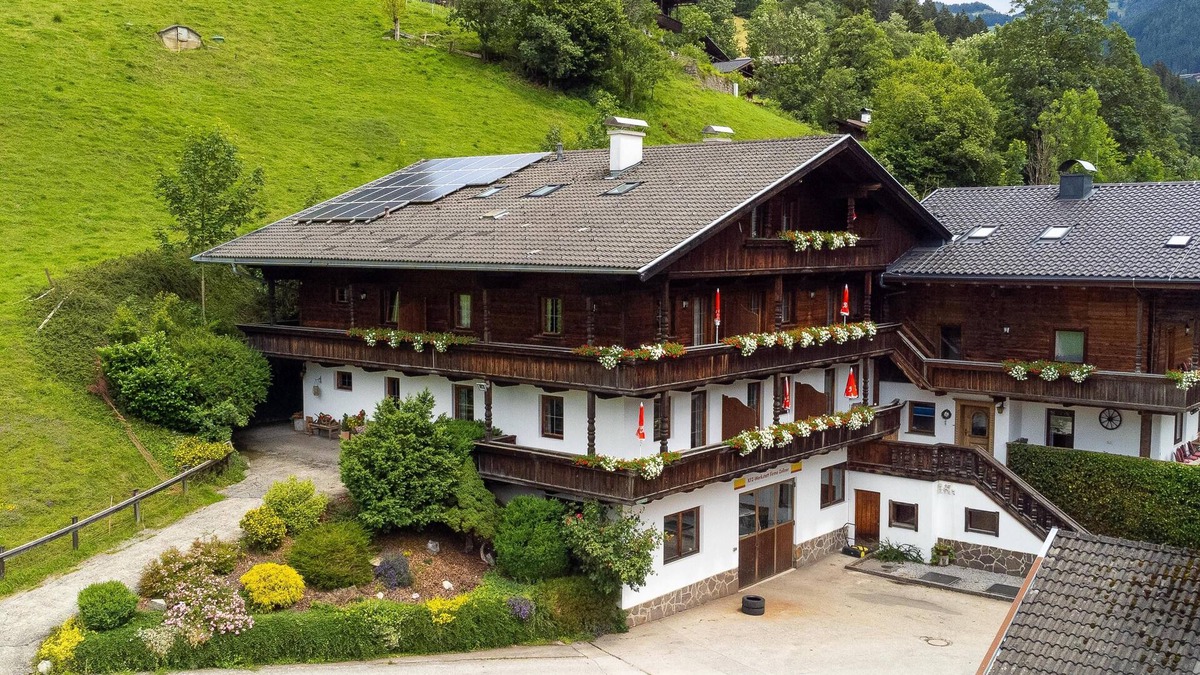 Alpbach Apartment | Alpbach: apartment by the ski lift