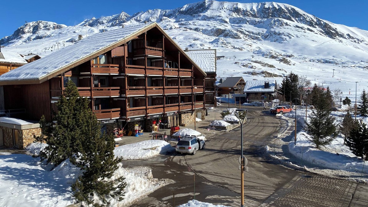 Cognet Apartment | Alpe d'Huez 4-person apartment at the foot of the slopes, 150m from the ski lifts