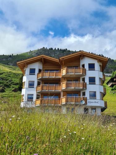 Riederalp Apartment | Alpen-Park 2. Stock Ost