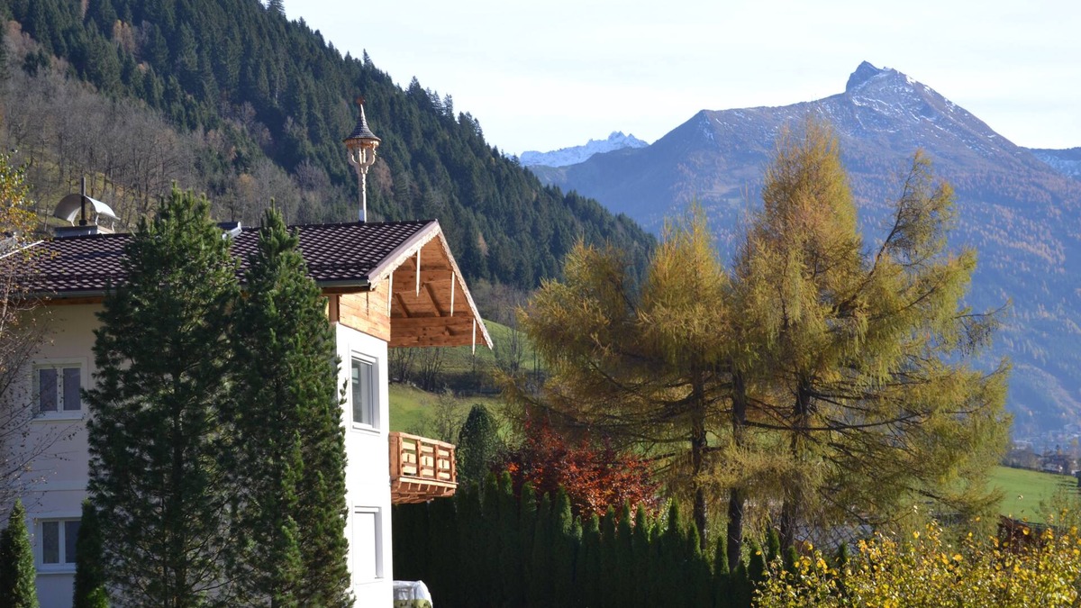 Bad Hofgastein Apartment | AlpenglueckGastein - private mountain lodge