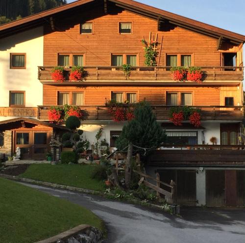 Laehn House | Alpenhof "alt Lähn"