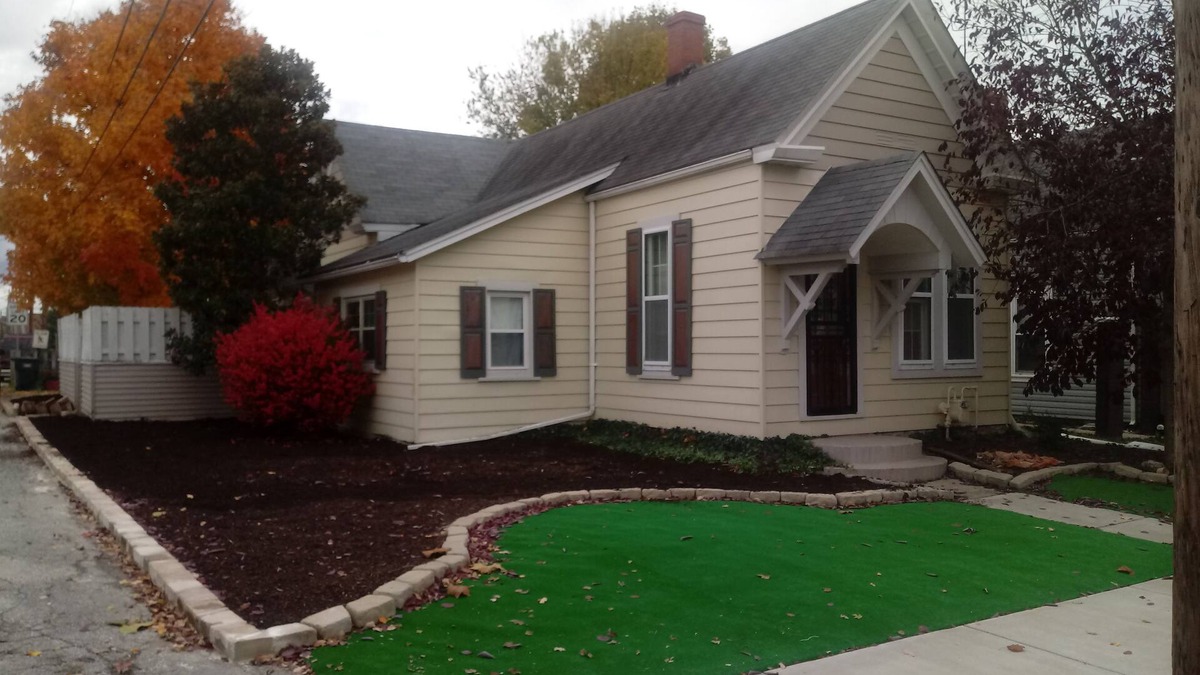 Jeffersonville - Clarksville Apartment | AlpenRose #2 Jacuzzi City Bar
