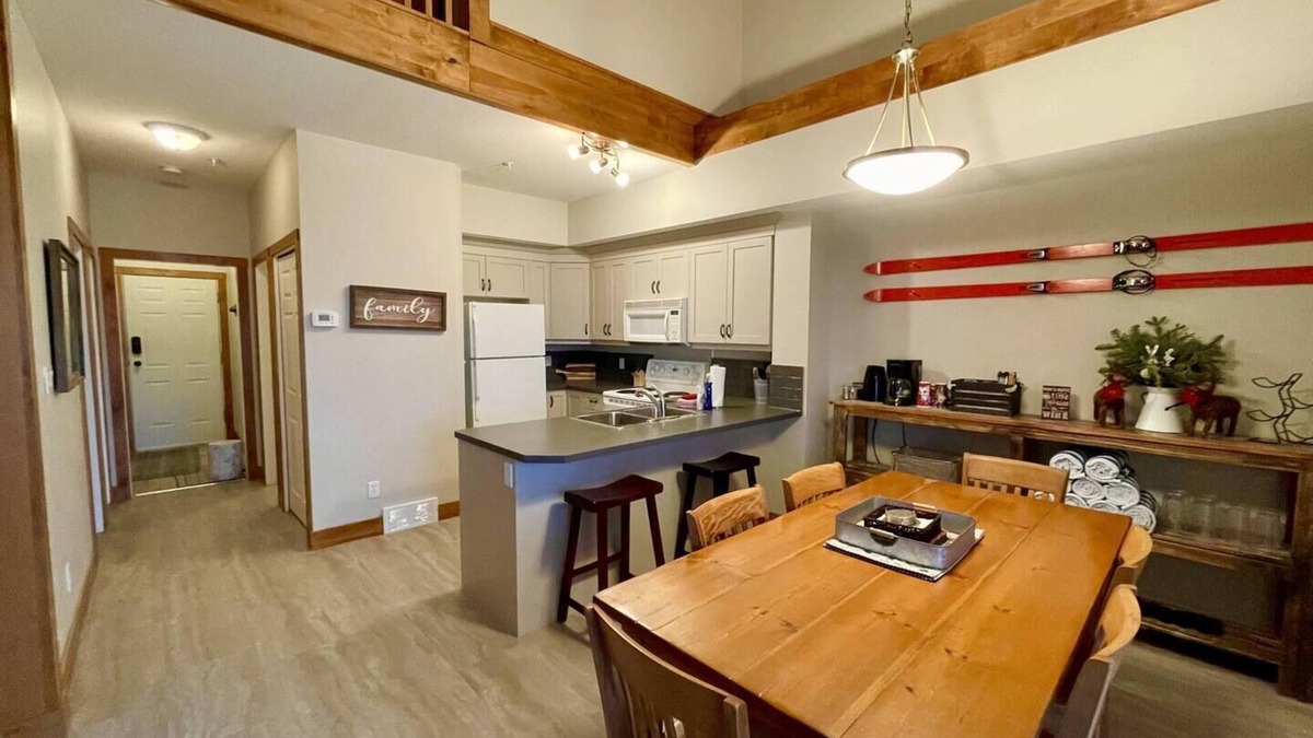 East Kootenay Condo | Alpine Bliss Awaits: Beautiful Mountain Home with Hot Tub