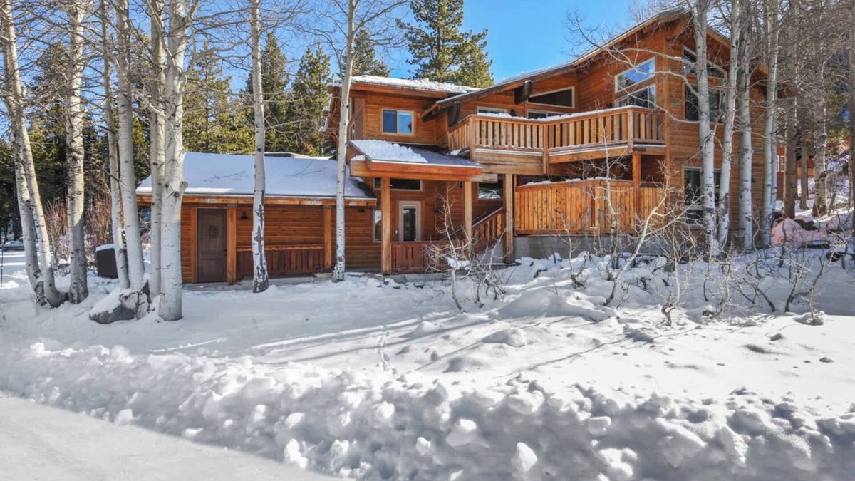 Alpine Meadows House | Alpine Chalet – Nature Lovers Rejoice! Chic 4 BDR