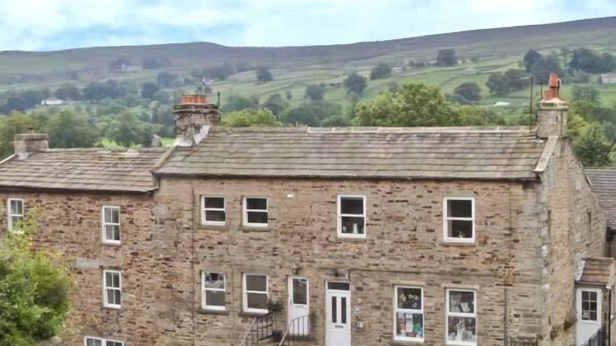 Reeth Apartment | ALPINE COTTAGES NO. 4, pet friendly, luxury holiday cottage in Reeth