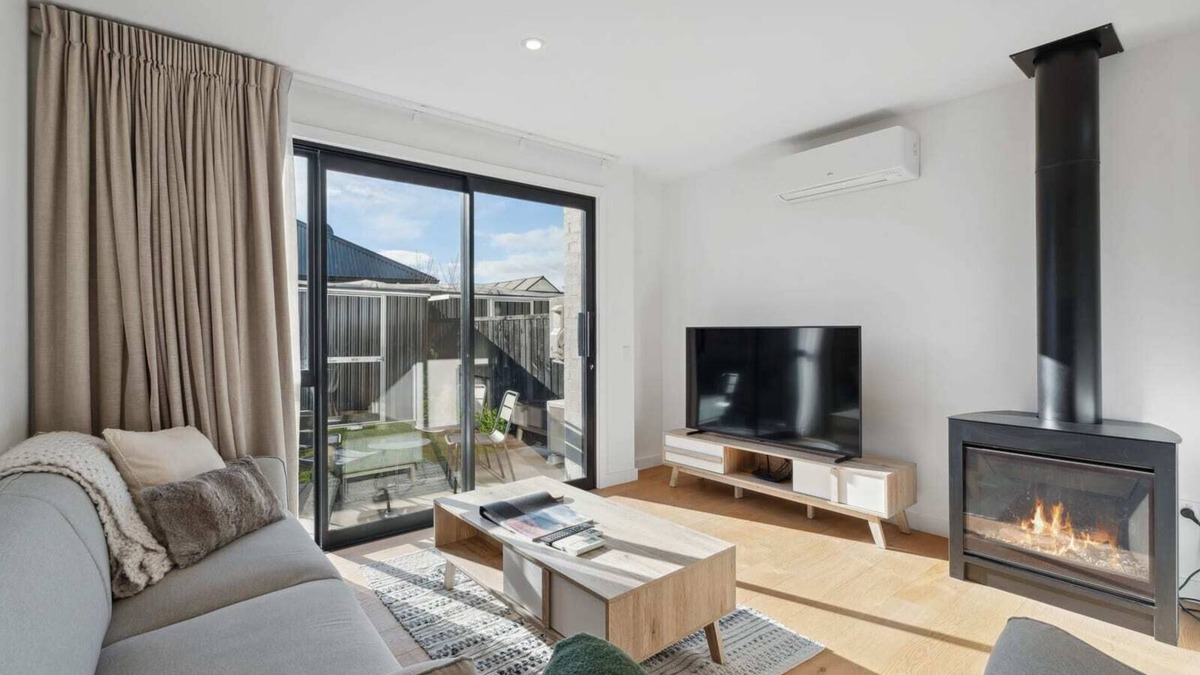 Albert Town Apartment | Alpine Escape Apartment