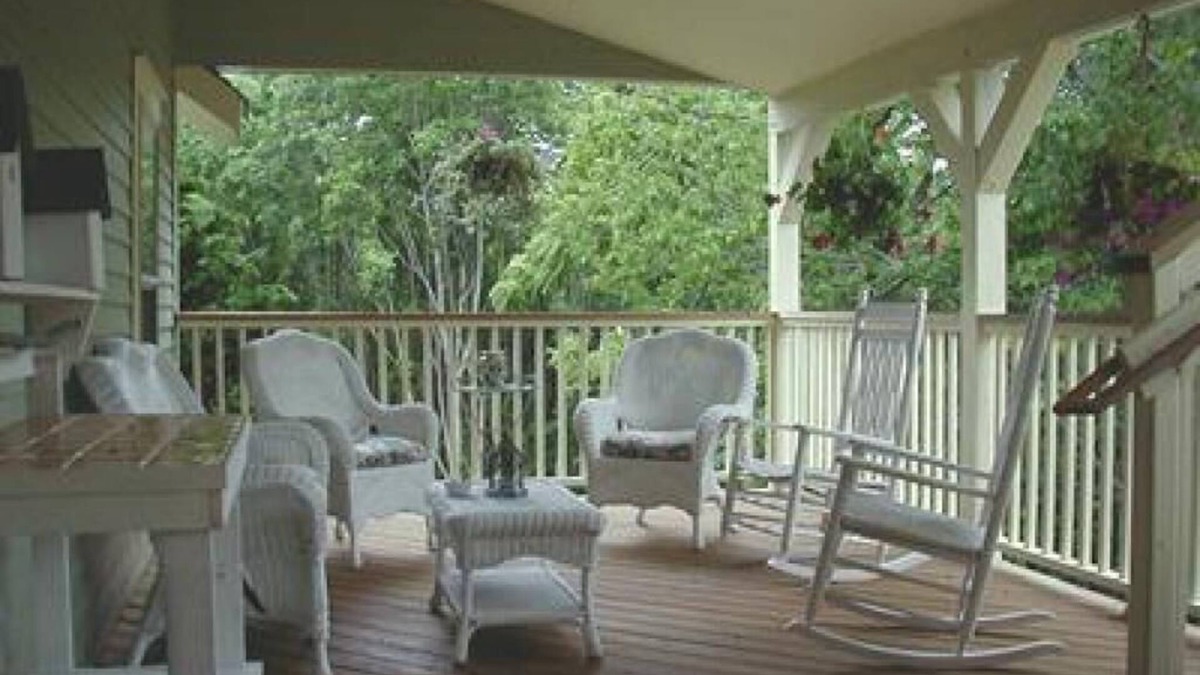 Vernon Bed & Breakfast | Alpine Haus Bed & Breakfast Inn