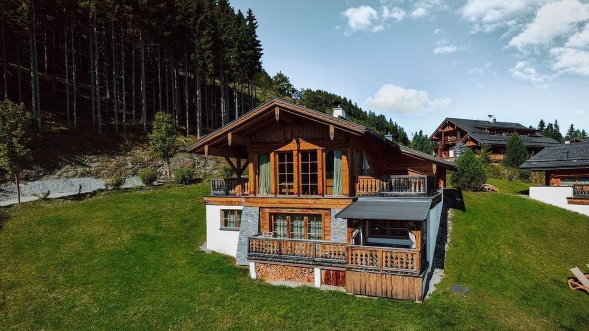 Pichl-Preunegg Cabin | Alpine hut "Freiherrn Chalet" - Almdorf Reiteralm