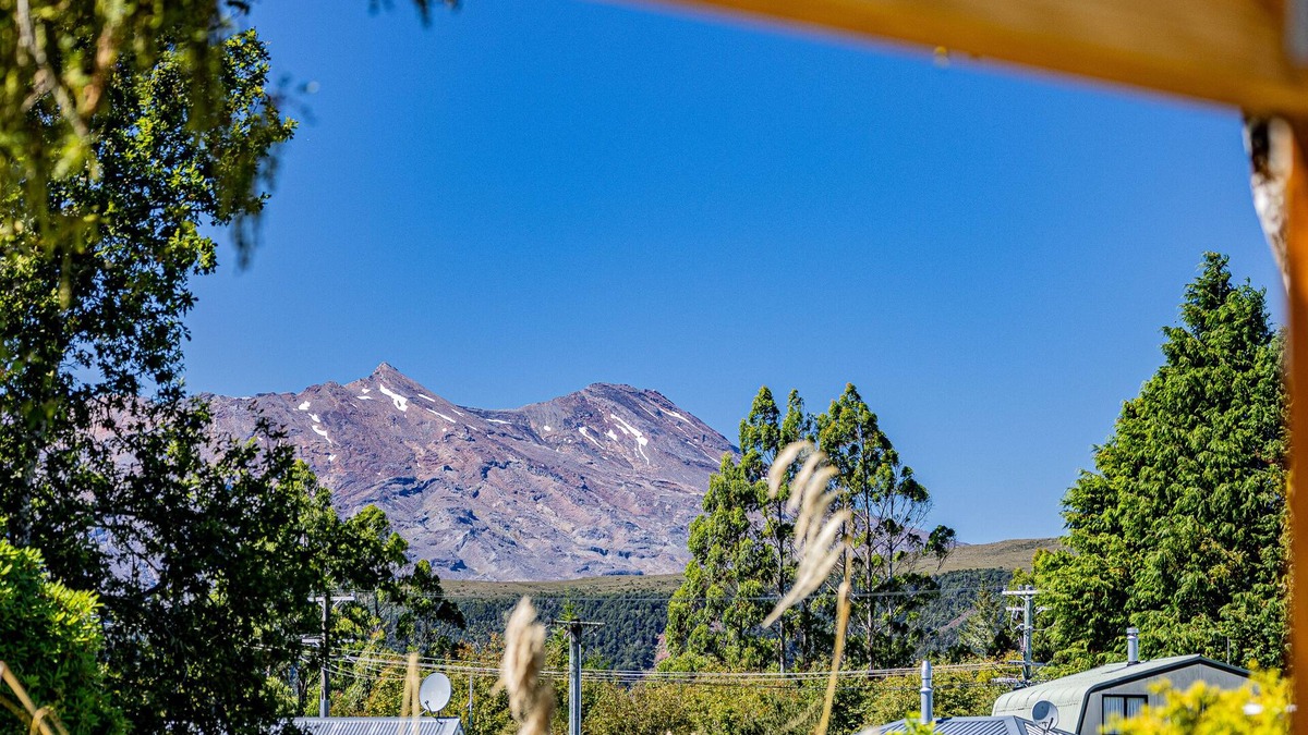 National Park Village House | Alpine Rest - National Park Holiday Home