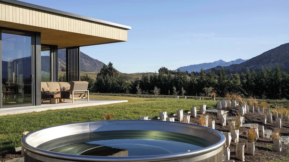 Arrowtown House | Alpine Solitude | Spa Pool