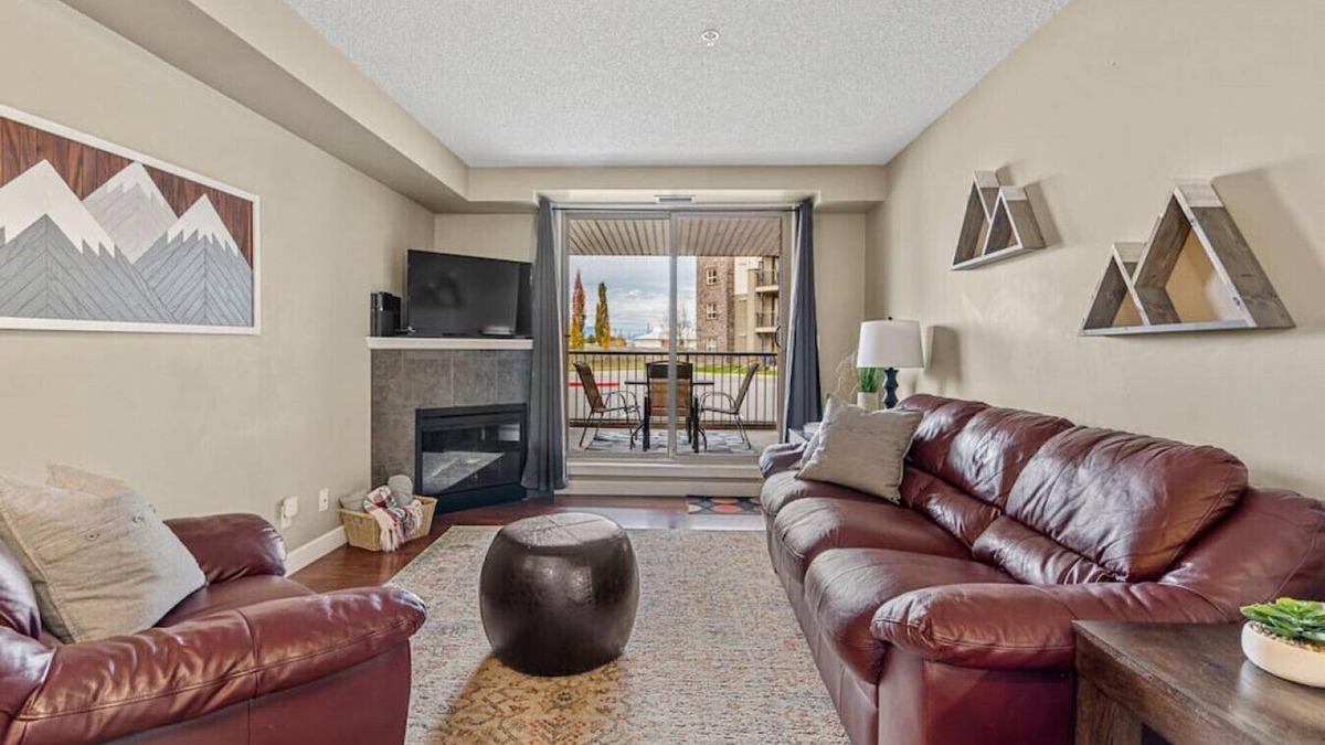 East Kootenay Apartment | Alpine Suite | Ground Floor | Central | Pool | Hot Tub