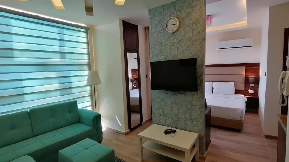 Al Jubeiha Apartment | Alqimah Serviced Apartment & Balcony Panorama View