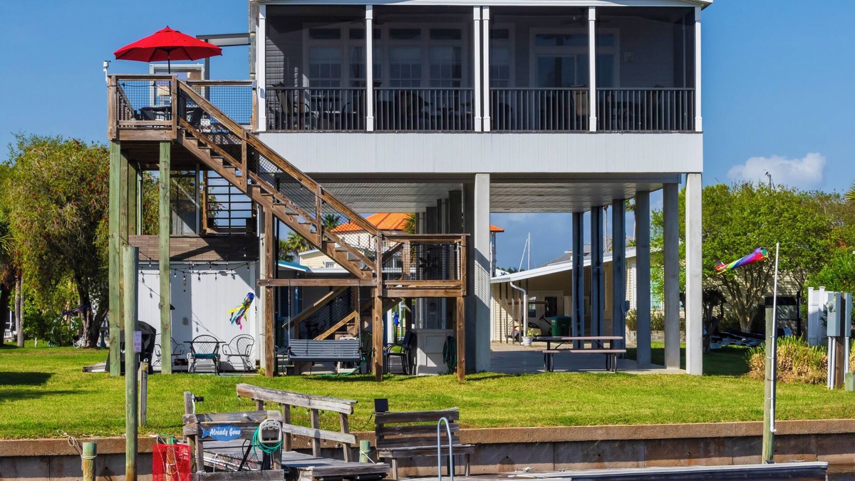 Crawfordville House | "Already Gone" in Shell Point . Boat Dock, Elevator, Pool Table, Pool