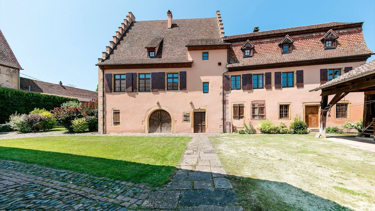 Rouffach House | Alsace: 8-persons gite in listed former presbytery