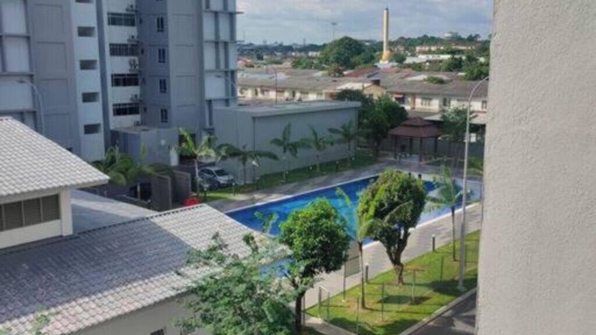Kajang Apartment | Alstenor Homestay offers accommodations in Kajang and near IOI City Mall.