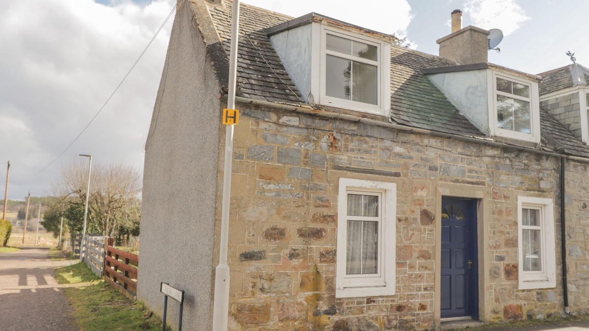 Tomintoul Cottage | ALT NA VOIR, pet friendly, character holiday cottage in Tomintoul