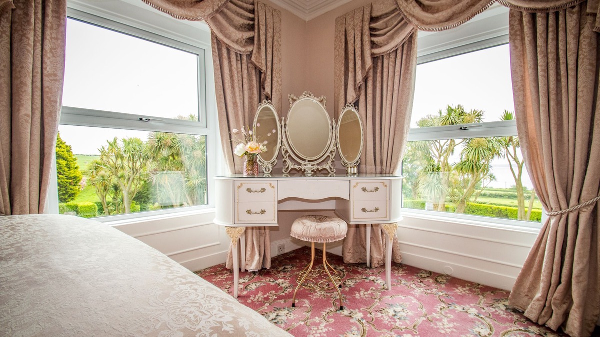 Whitehead Hotel | Altahammond House
