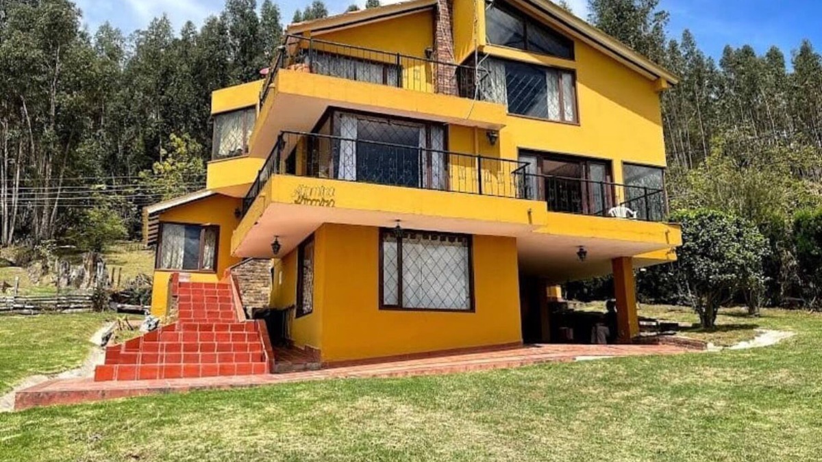 Paipa Cabin | ALTAMIRA Paipa, in front of Lake Sochagota