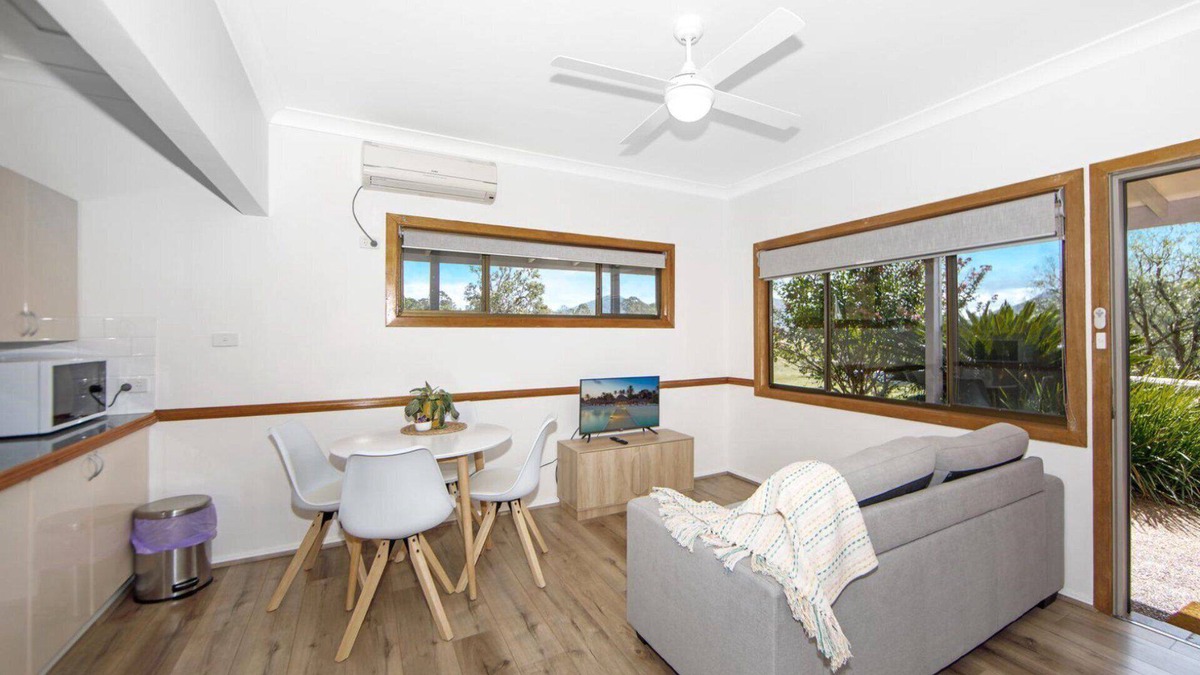 Bundook House | Altamira Palomino, TOP NOTCH