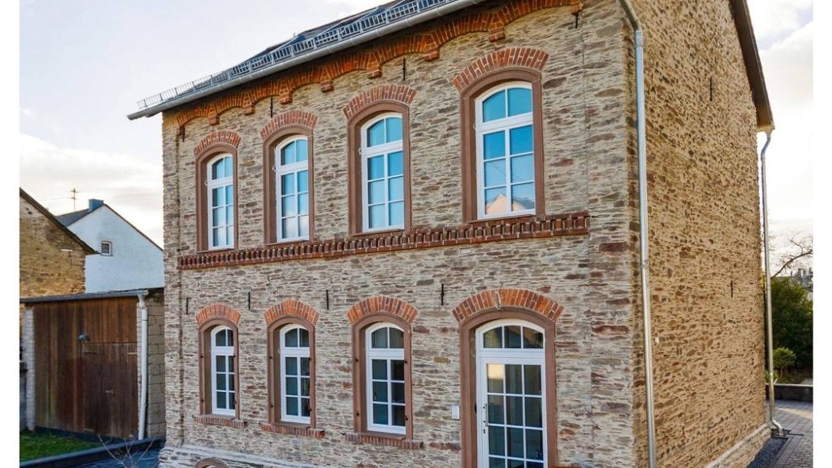 Bad Bertrich Apartment | Alte Schule Kennfus - 4-bed vacation apartment shower/WC up to 6 pers.
