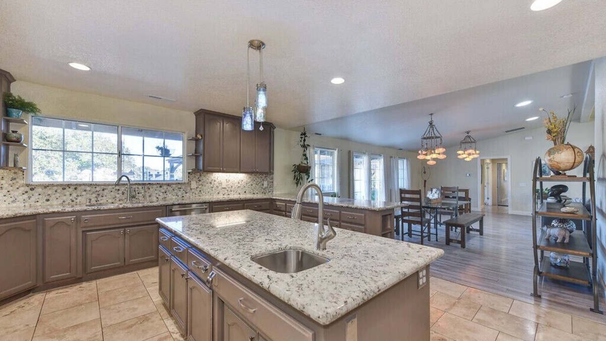 Woodland House | Althea House 5-bedroom house on 5 acres
