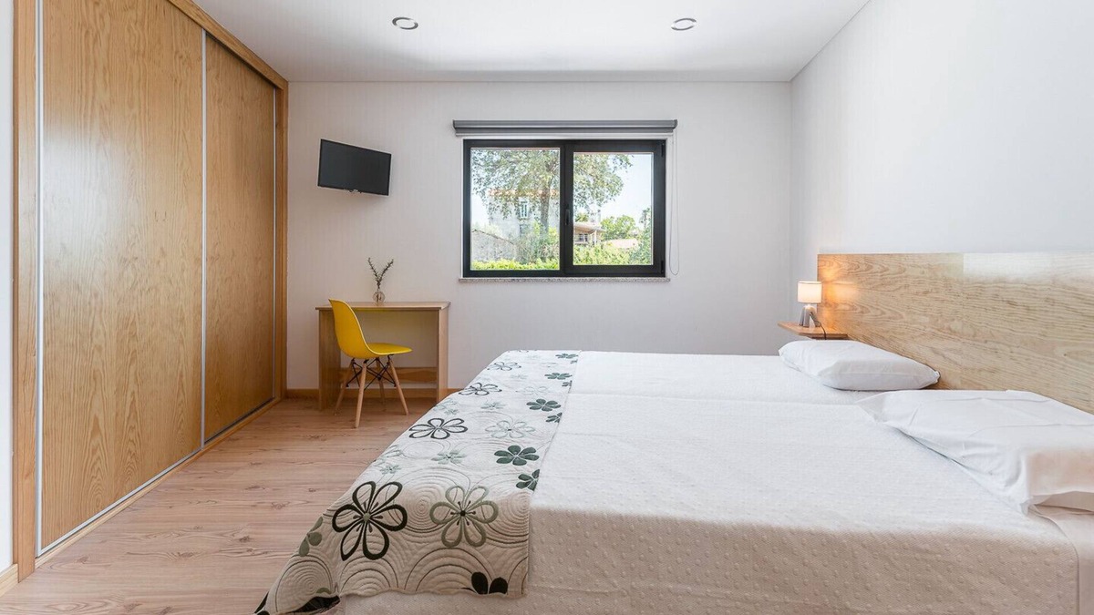 Mangualde Apartment | ALTIDO Cosy unit w/ Gym & Communal pool