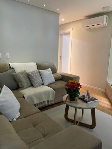 Velha Apartment | Alto padrão a 5min da Vila Germânica 3 quartos com berço
