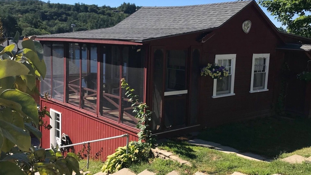 Alton Bay Cottage | Alton Bay Winnipesaukee Cottage