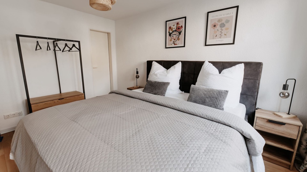 Lemgo Apartment | Altstadt Apartment in Lemgo, Private parking lot
