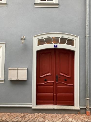 Arnstadt Apartment | Altstadtwohnung mit Flair, 2 Zimmer, Küche, Bad, Kamin, 50 qm