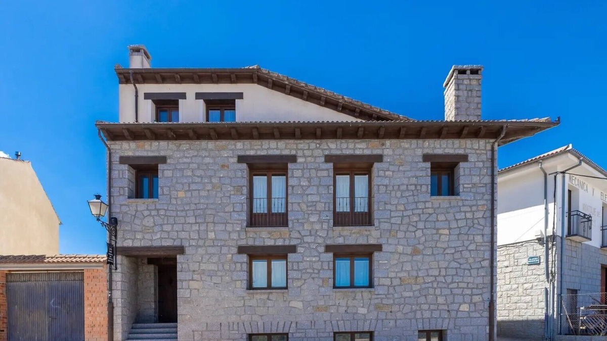Villacastin Cottage | Alval House for 23 people