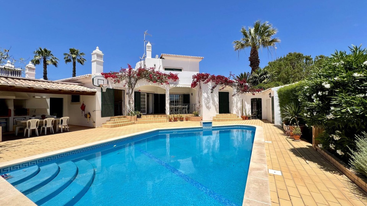 Alcalar Villa | ALVOR TRADITIONAL VILLA WITH POOL by HOMING