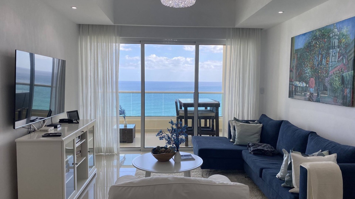Villas Del Mar Apartment | Always Family First ⭐️⭐️⭐️⭐️⭐️ (18th Floor Luxury Apt)