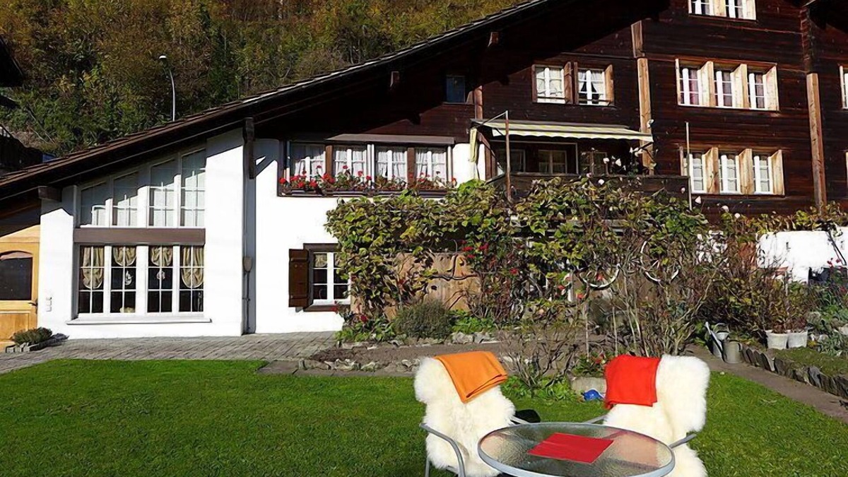 Brienz Apartment | Am Brienzersee by Interhome