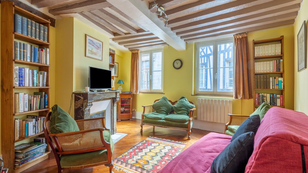Rouen City Centre Apartment | Amandus - Two Bedroom Apartment, Sleeps 6