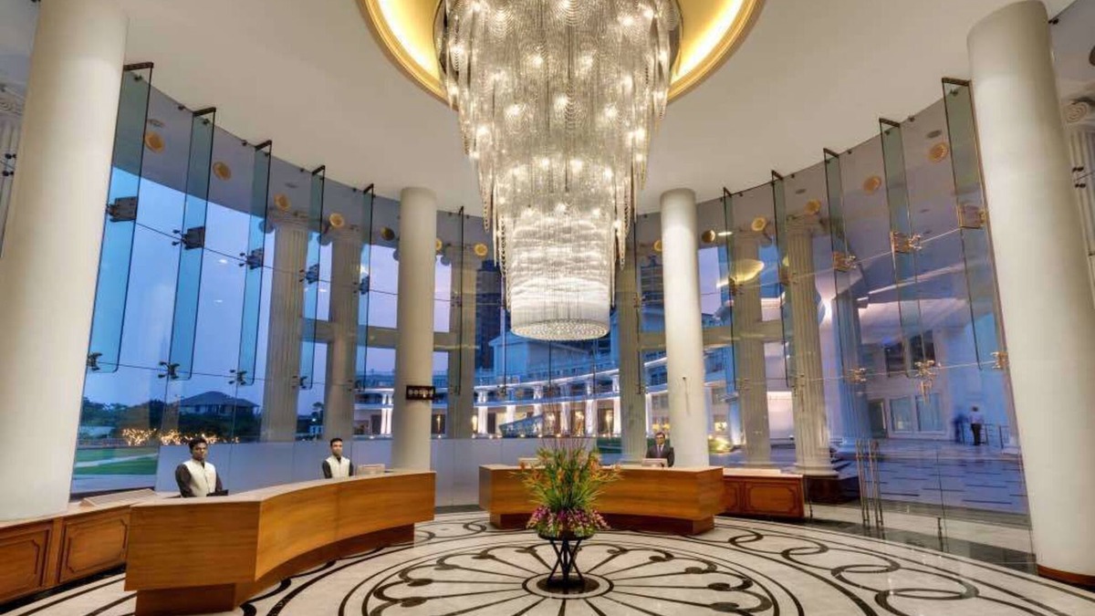 Hadapsar Hotel | Amanora The Fern Hotels & Club