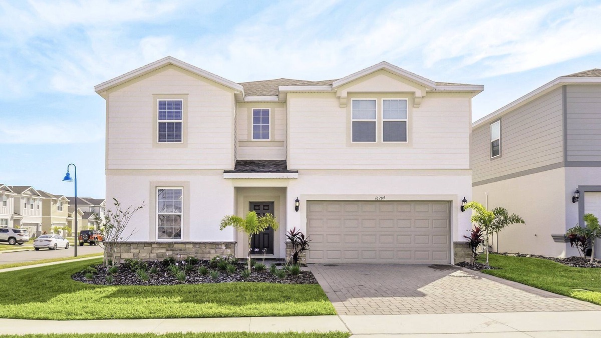 Downtown House | Amazing 10 Bed Pool Home with Gameroom-16284SMS
