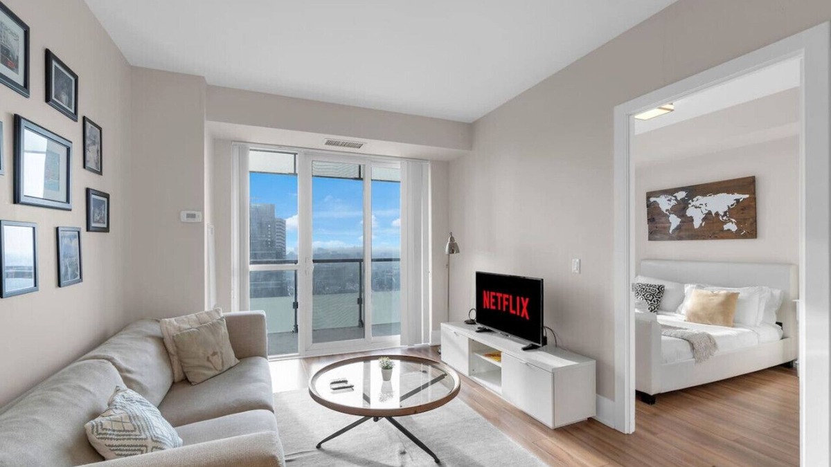 Wellington Place Hotel | Amazing 1BR Suite - Rooftop Pool - View