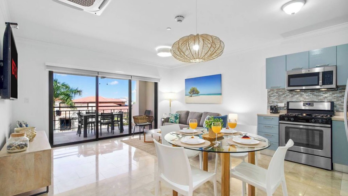 Washington Condo | Amazing 1BR1BA Condo with Balcony @ Great Location