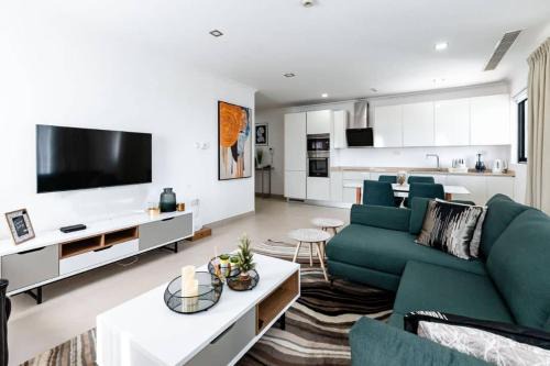 Victoria Borg Apartment | Amazing 2 Bedroom Room Space Available