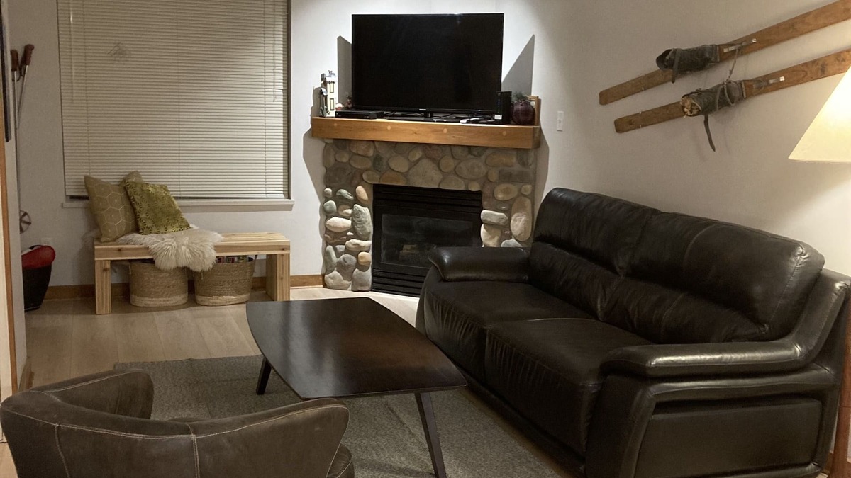 Silver Star Mountain Condo | Amazing 2 Bedroom and 1 Bath Condo with Ski in/out Close to Silver Queen!