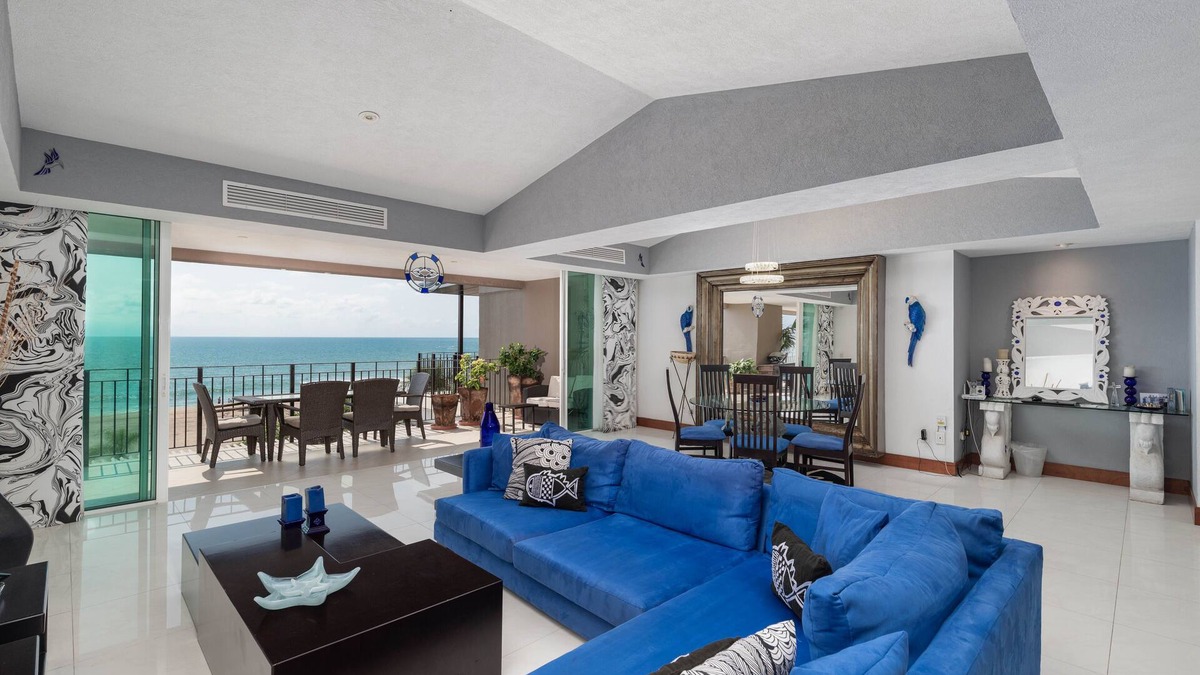 North Hotel Zone Condo | Amazing 2 or 3 Bedroom, Beach Front Condo, in 'Grand Venetian'