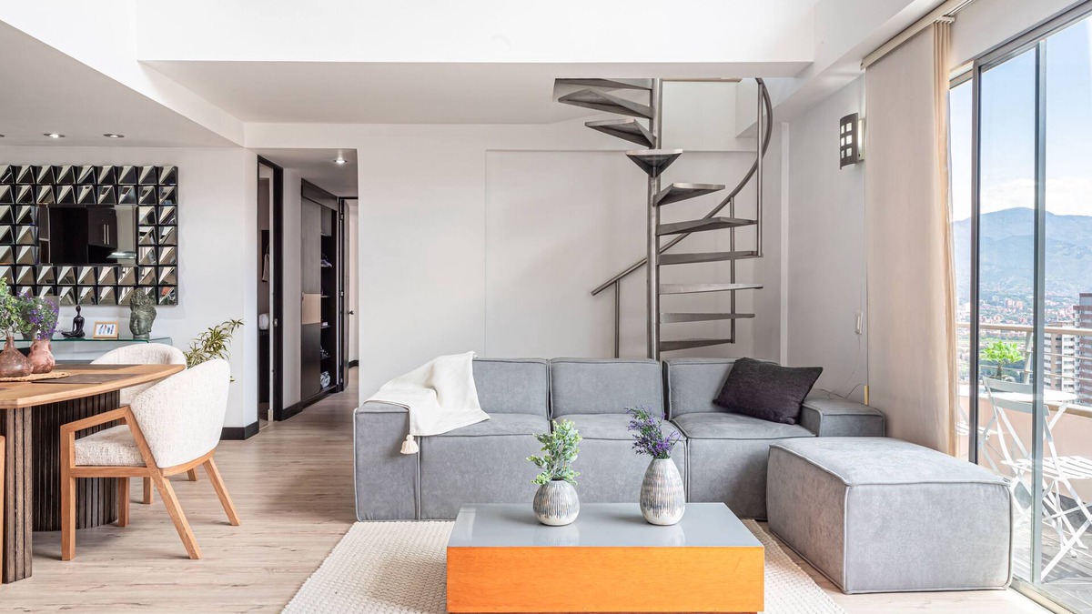 Lalinde Apartment | Amazing 2-Story Poblado Penthouse Wow Factor! New Renovation June 2023!