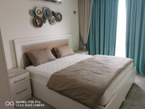 Oman Apartment | Amazing 2BR pent house flat with mountain view
