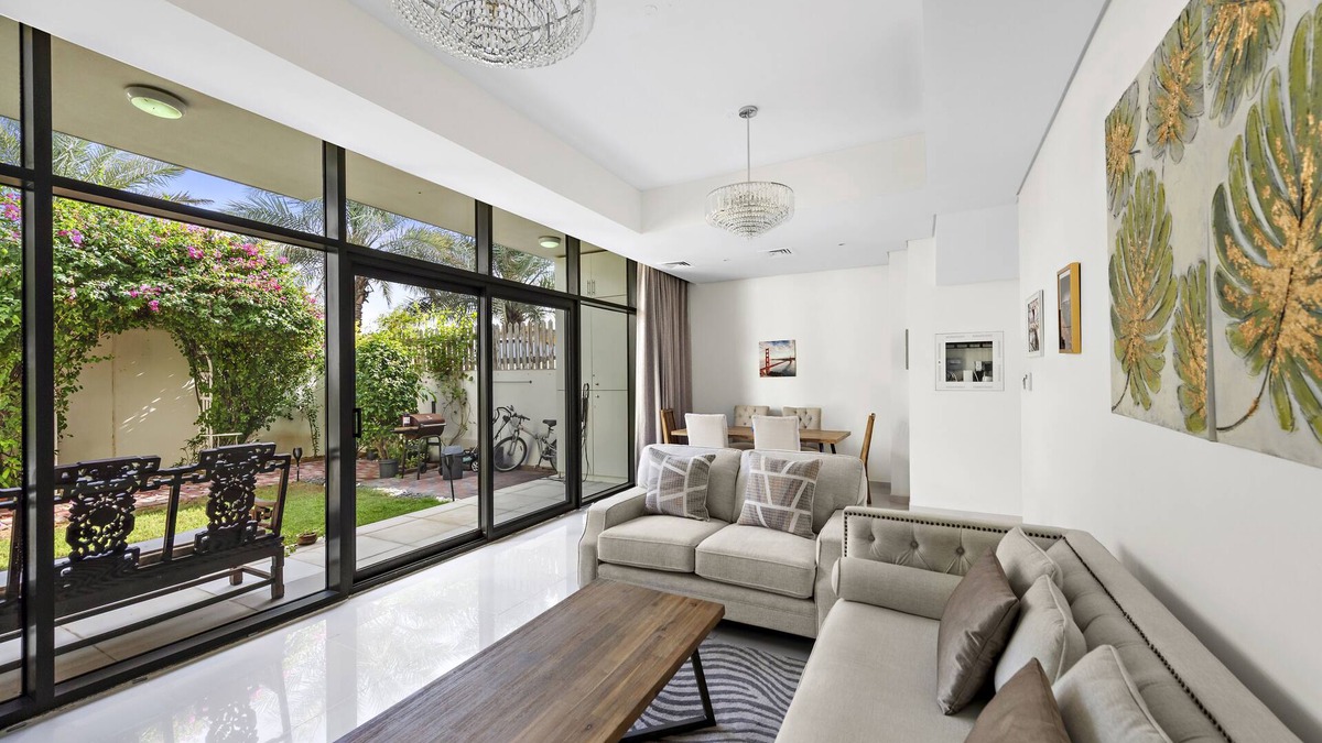 Dubai House | Amazing 3BR Villa W/Access to Pool & Gym