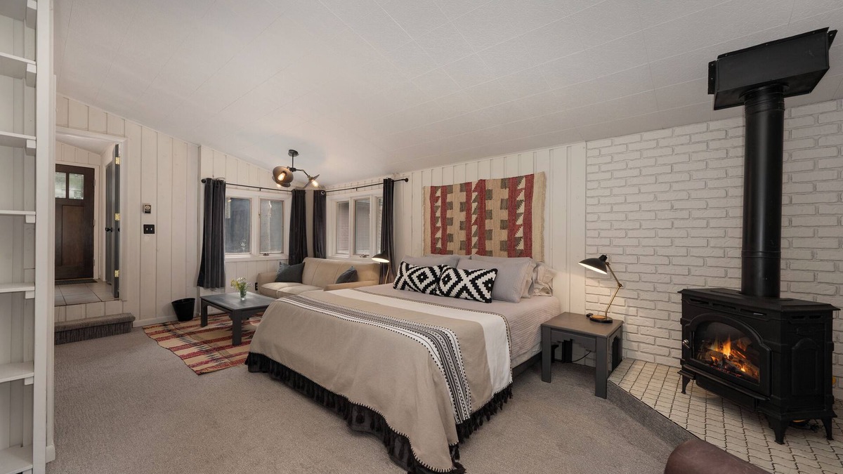 Winter Park Highlands House | Amazing 4 Bedroom w/2 KINGS & HOT TUB!